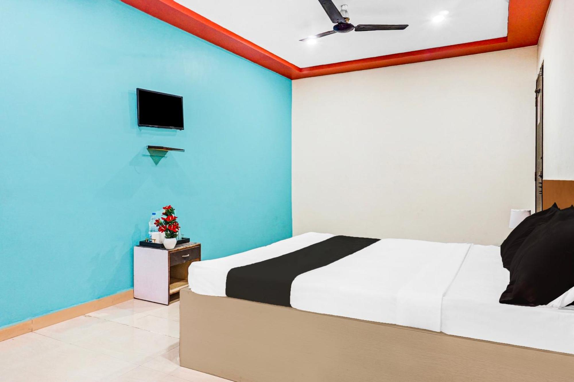 Hotel O Royal Lodge Koregaon 외부 사진