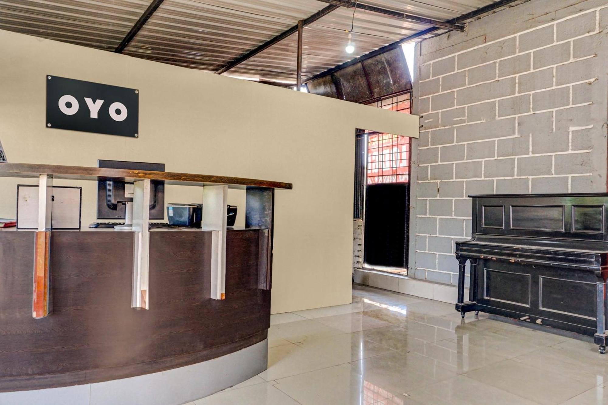 Hotel O Royal Lodge Koregaon 외부 사진